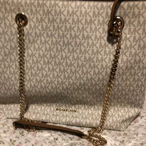 💕 Authentic Michael Kors🥰Jet  set chain tote